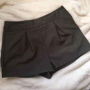 Charlotte Russe Green Trouser Shorts Size Medium